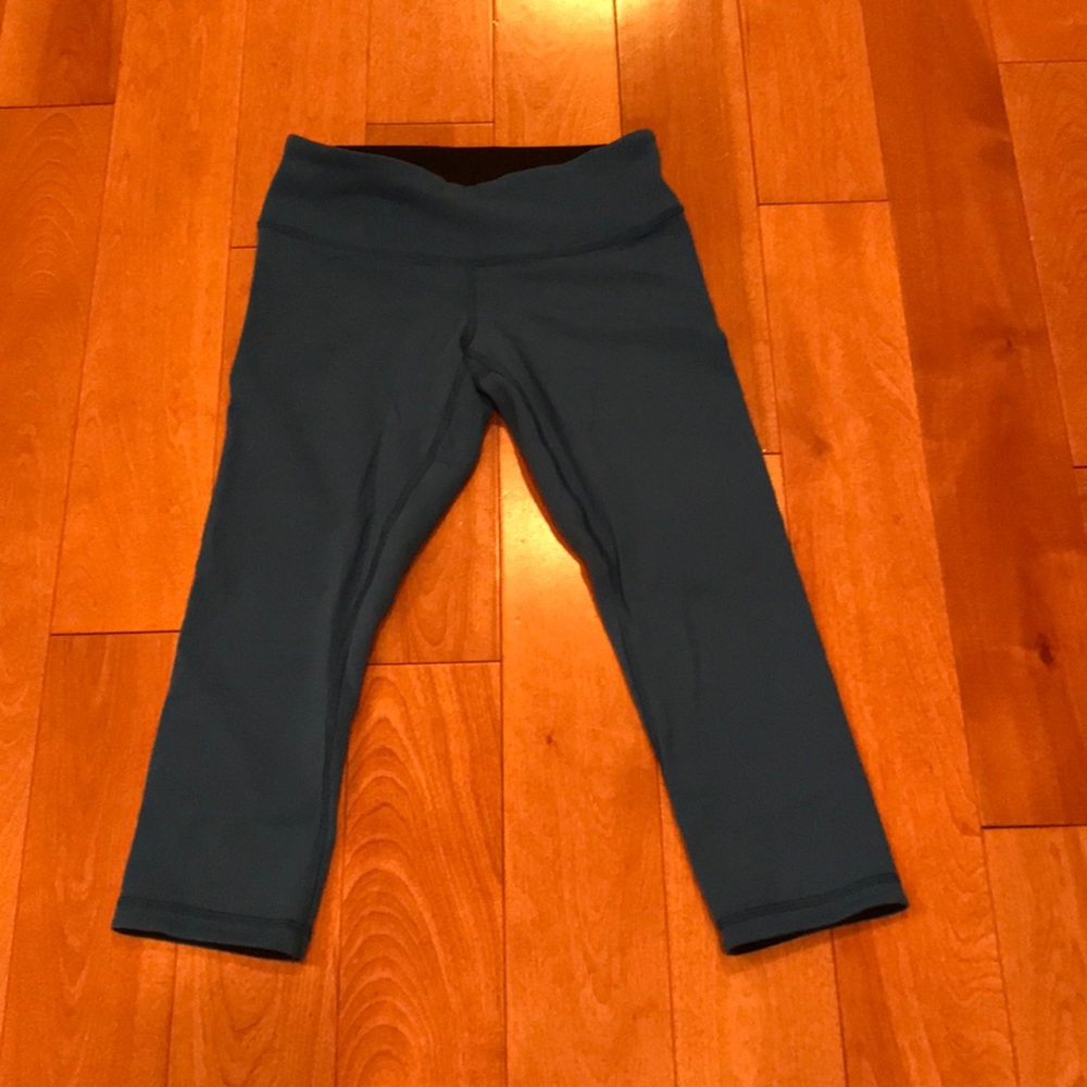 Lululemon reversible wonder crops